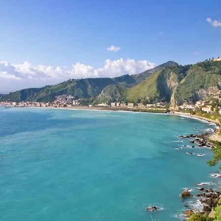 Roberto House - Taormina Mare * Джардини-Наксос