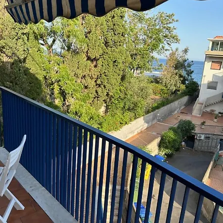 Апартаменты Roberto House - Taormina Mare Джардини-Наксос